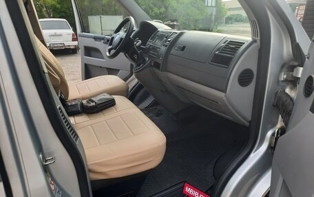 Volkswagen Caravelle T5, 2008 год, 1 550 000 рублей, 18 фотография