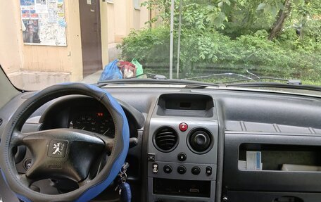 Peugeot Partner II рестайлинг 2, 2010 год, 450 000 рублей, 7 фотография