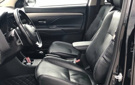 Mitsubishi Outlander III рестайлинг 3, 2014 год, 1 425 000 рублей, 6 фотография