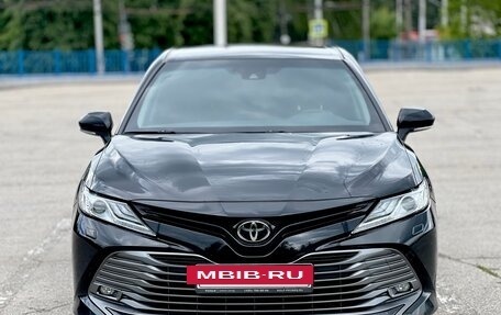 Toyota Camry, 2018 год, 2 400 000 рублей, 2 фотография