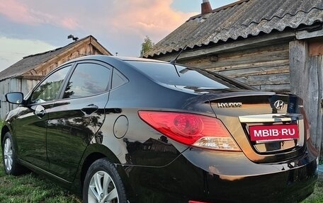 Hyundai Solaris II рестайлинг, 2011 год, 800 000 рублей, 12 фотография