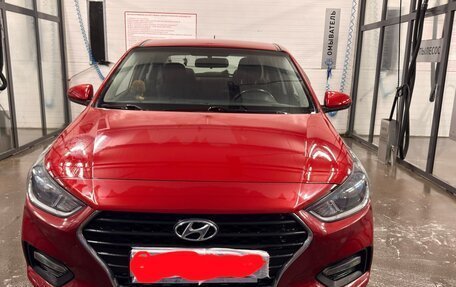 Hyundai Solaris II рестайлинг, 2017 год, 1 000 000 рублей, 1 фотография