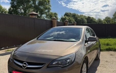 Opel Astra J, 2013 год, 680 000 рублей, 1 фотография