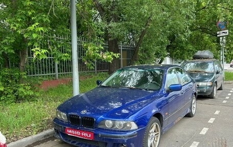BMW 5 серия, 2002 год, 900 000 рублей, 1 фотография
