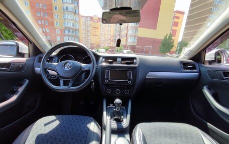 Volkswagen Jetta VI, 2015 год, 1 300 000 рублей, 9 фотография