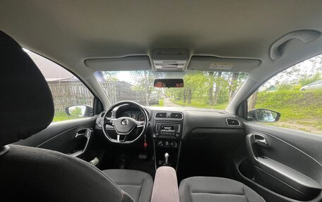 Volkswagen Polo VI (EU Market), 2017 год, 1 200 000 рублей, 11 фотография