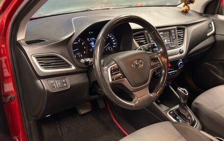 Hyundai Solaris II рестайлинг, 2017 год, 1 000 000 рублей, 5 фотография