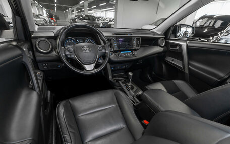 Toyota RAV4, 2019 год, 3 300 000 рублей, 7 фотография