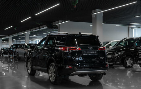 Toyota RAV4, 2019 год, 3 300 000 рублей, 4 фотография