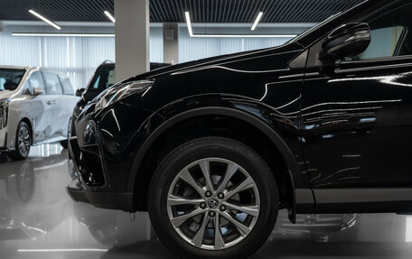 Toyota RAV4, 2019 год, 3 300 000 рублей, 23 фотография