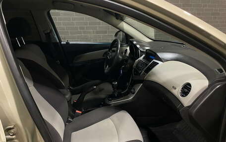 Chevrolet Cruze II, 2011 год, 660 000 рублей, 10 фотография