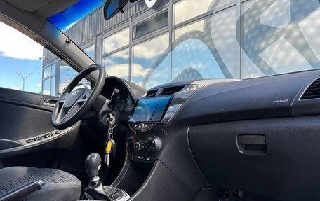Hyundai Solaris II рестайлинг, 2016 год, 950 000 рублей, 10 фотография