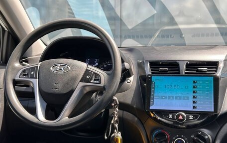 Hyundai Solaris II рестайлинг, 2016 год, 950 000 рублей, 11 фотография