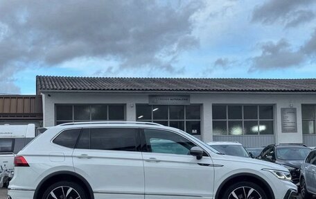 Volkswagen Tiguan II, 2022 год, 3 240 000 рублей, 4 фотография