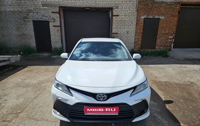Toyota Camry, 2021 год, 3 050 000 рублей, 1 фотография