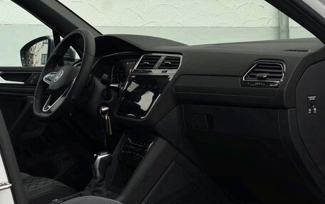 Volkswagen Tiguan II, 2022 год, 3 240 000 рублей, 29 фотография
