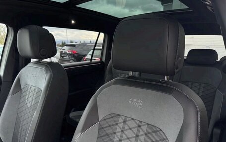 Volkswagen Tiguan II, 2022 год, 3 240 000 рублей, 28 фотография