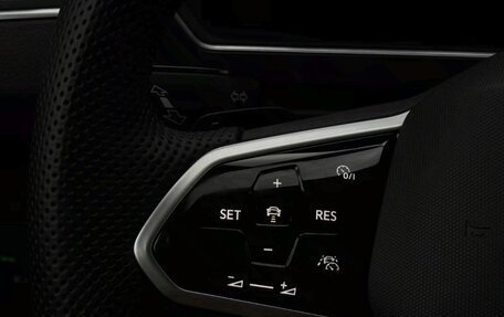 Volkswagen Tiguan II, 2022 год, 3 240 000 рублей, 32 фотография