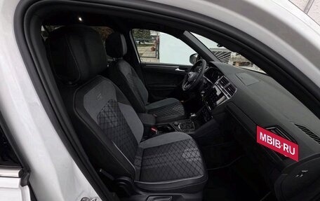 Volkswagen Tiguan II, 2022 год, 3 240 000 рублей, 30 фотография