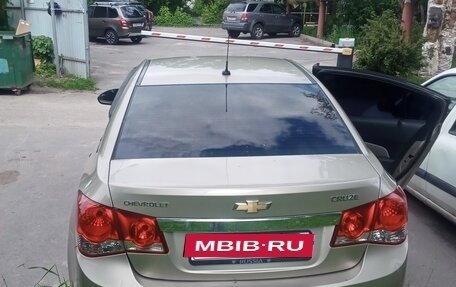 Chevrolet Cruze II, 2010 год, 570 000 рублей, 3 фотография