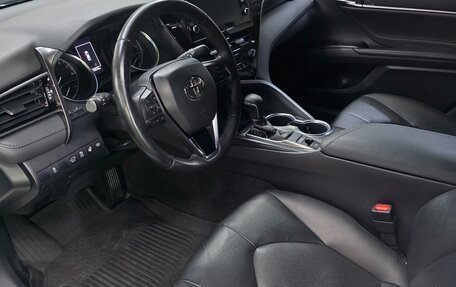 Toyota Camry, 2021 год, 3 050 000 рублей, 10 фотография