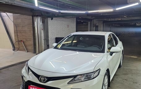 Toyota Camry, 2021 год, 3 050 000 рублей, 2 фотография