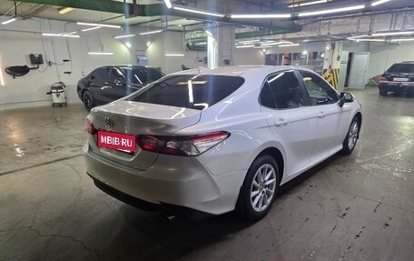 Toyota Camry, 2021 год, 3 050 000 рублей, 7 фотография
