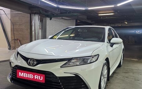 Toyota Camry, 2021 год, 3 050 000 рублей, 3 фотография