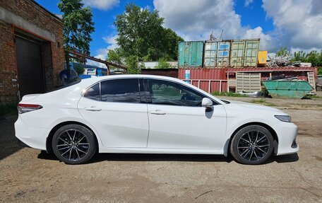 Toyota Camry, 2021 год, 3 050 000 рублей, 2 фотография