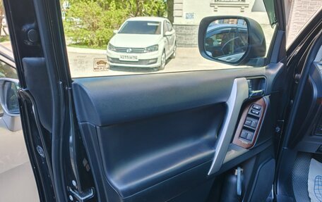 Toyota Land Cruiser Prado 150 рестайлинг 2, 2015 год, 4 100 000 рублей, 13 фотография