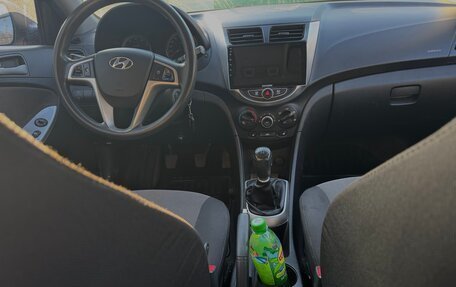 Hyundai Solaris II рестайлинг, 2011 год, 850 000 рублей, 7 фотография