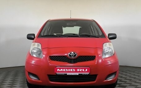 Toyota Yaris III рестайлинг, 2009 год, 450 000 рублей, 2 фотография