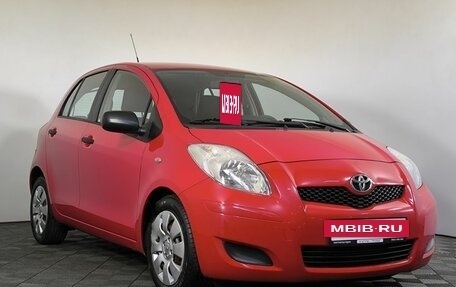 Toyota Yaris III рестайлинг, 2009 год, 450 000 рублей, 3 фотография
