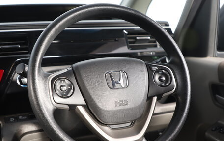 Honda Stepwgn IV, 2016 год, 1 699 000 рублей, 12 фотография