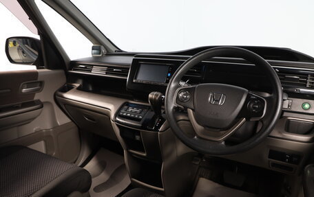 Honda Stepwgn IV, 2016 год, 1 699 000 рублей, 10 фотография