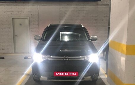 Mitsubishi Outlander III рестайлинг 3, 2014 год, 2 000 050 рублей, 1 фотография
