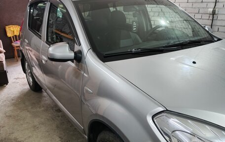 Renault Sandero I, 2013 год, 700 000 рублей, 6 фотография