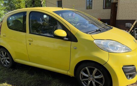 Peugeot 107 I рестайлинг, 2012 год, 420 000 рублей, 2 фотография