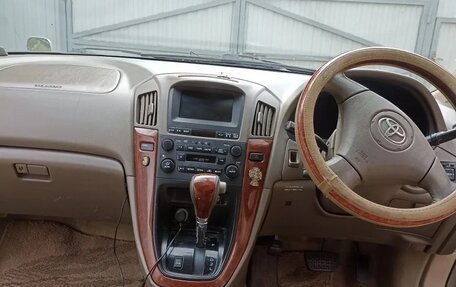 Toyota Harrier, 2002 год, 670 000 рублей, 8 фотография