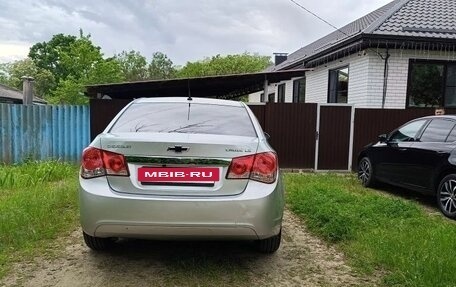 Chevrolet Cruze II, 2010 год, 720 000 рублей, 3 фотография