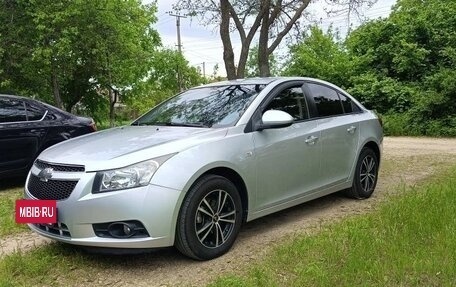 Chevrolet Cruze II, 2010 год, 720 000 рублей, 10 фотография