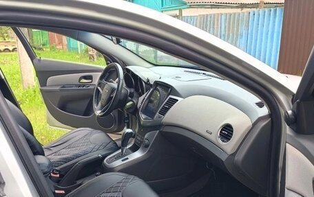 Chevrolet Cruze II, 2010 год, 720 000 рублей, 15 фотография