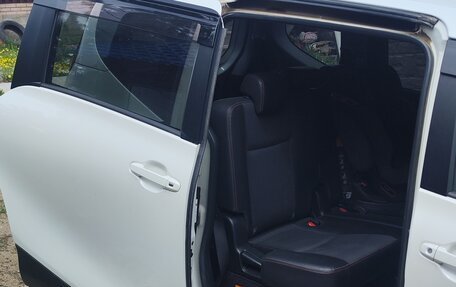 Toyota Sienta II, 2017 год, 1 450 000 рублей, 12 фотография