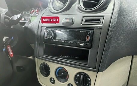 Ford Fiesta, 2007 год, 300 000 рублей, 13 фотография
