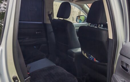 Mitsubishi Outlander III рестайлинг 3, 2013 год, 1 550 000 рублей, 7 фотография
