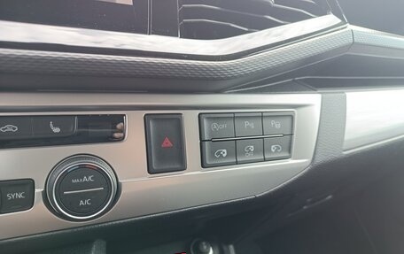 Volkswagen Multivan T6 рестайлинг, 2022 год, 8 590 000 рублей, 10 фотография