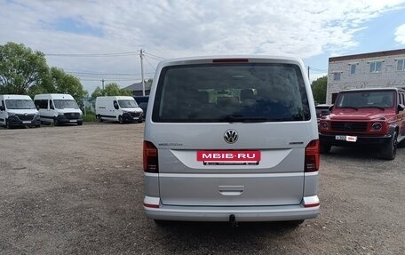 Volkswagen Multivan T6 рестайлинг, 2022 год, 8 590 000 рублей, 5 фотография