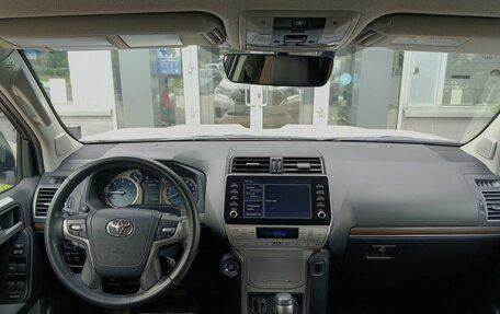 Toyota Land Cruiser Prado 150 рестайлинг 2, 2021 год, 6 399 000 рублей, 12 фотография