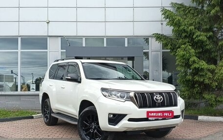 Toyota Land Cruiser Prado 150 рестайлинг 2, 2021 год, 6 399 000 рублей, 3 фотография