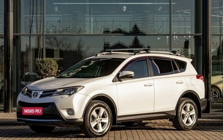 Toyota RAV4, 2015 год, 1 725 000 рублей, 1 фотография